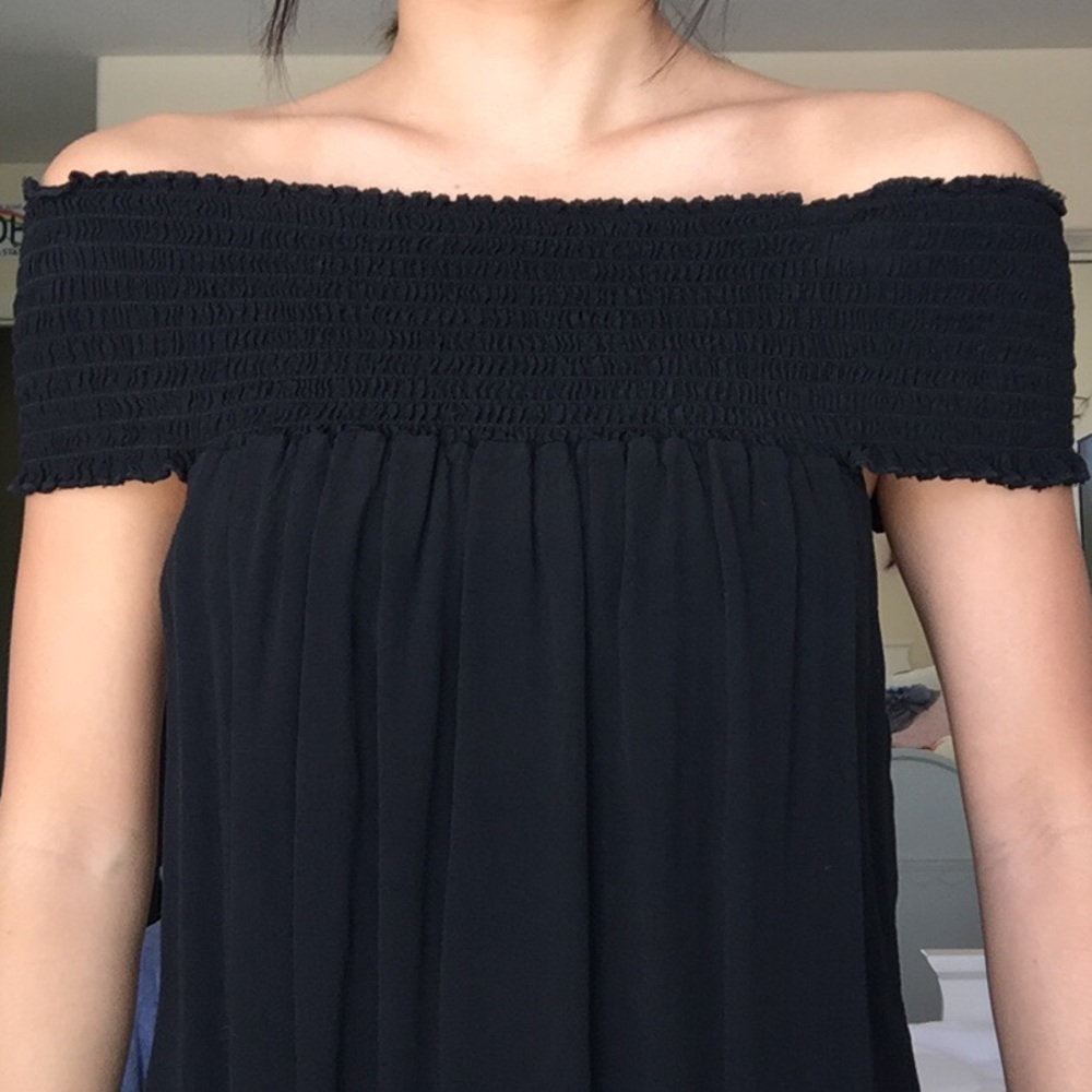 Brandy Melville off the shoulder top